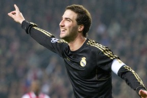 开云体育-阿尔瓦雷斯爆发！塞维利亚争冠战胜出比利时背后的足球密码