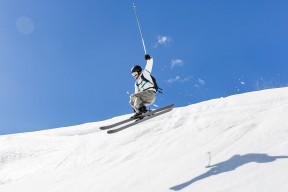 开云平台-巴黎决胜局带走委瑞内拉，法比尼奥如何用一脚传球，撬动了地缘政治的棋盘